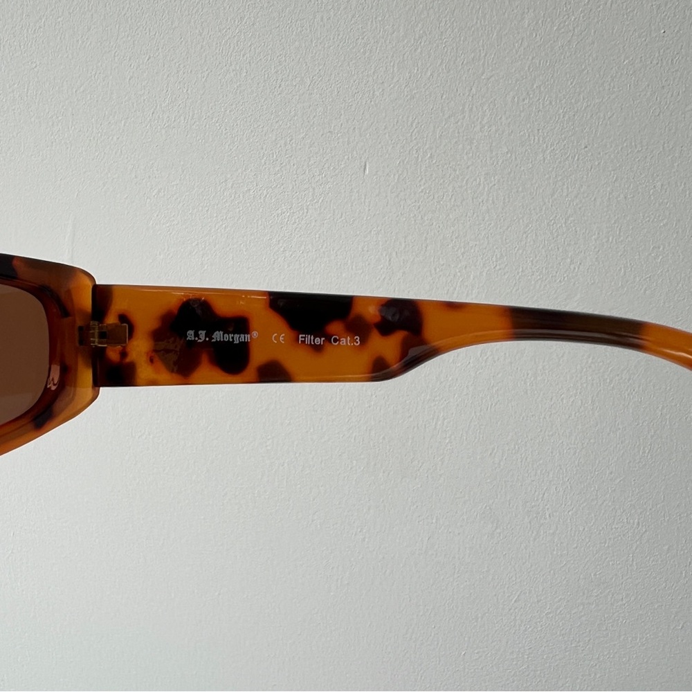 ASOS AJ Morgan brown tortoise leopard thick frame 90s rectangular sunglasses - Picture 5 of 6